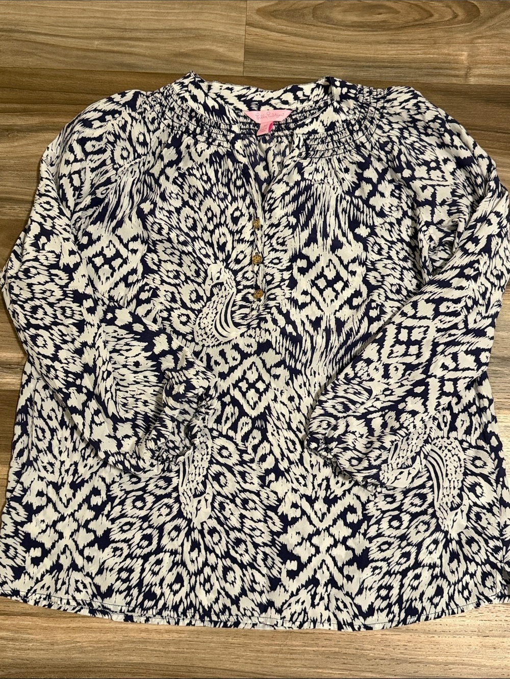 Lilly Pulitzer Elsa Top Women XS Blue White Silk Pineapple Party Smocked Top
